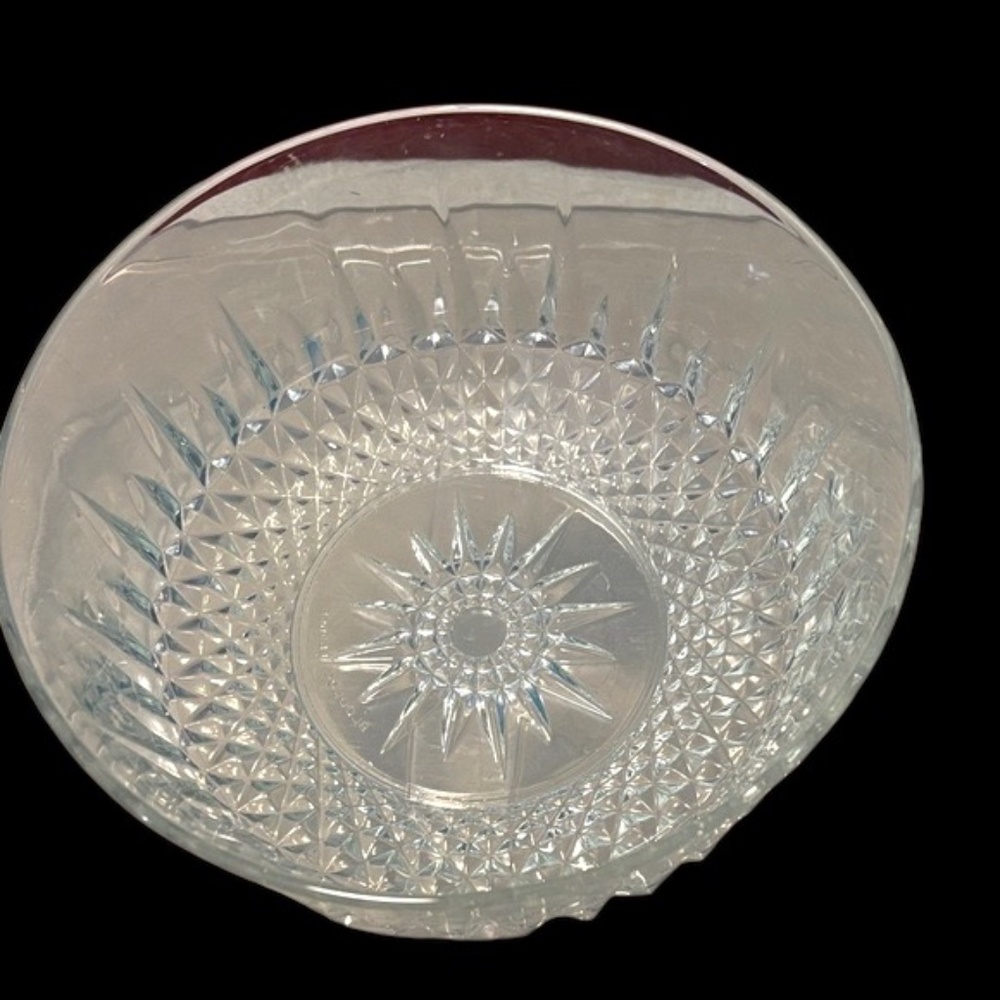 Elegant Vintage Clear Glass Serving Bowl - Picture 2 of 16
